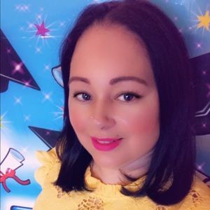 Meet your Posher, Damaris